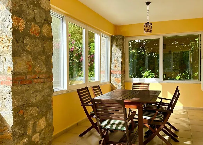 Vila With A Private Pool And Mountain View In A Quiet Area Next To Fores Fethiye