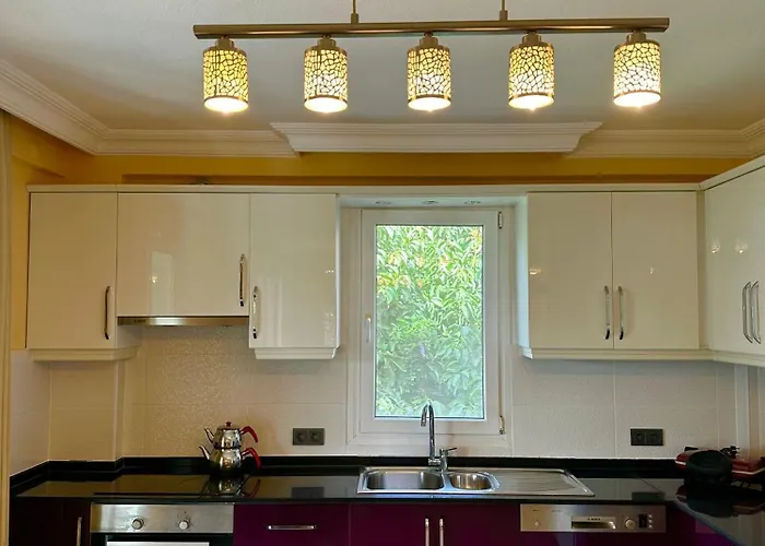 With A Private Pool And Mountain View In A Quiet Area Next To Fores Villa *