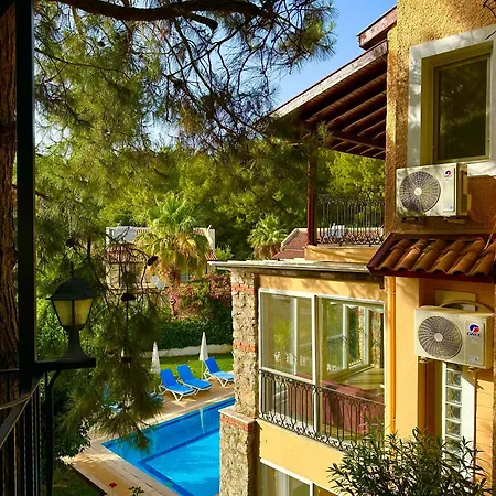 With A Private Pool And Mountain View In A Quiet Area Next To Fores * فتحية