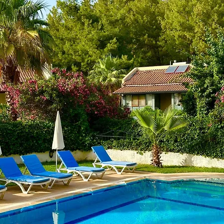 فيلة With A Private Pool And Mountain View In A Quiet Area Next To Fores