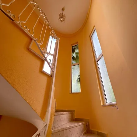 With A Private Pool And Mountain View In A Quiet Area Next To Fores Вилла *