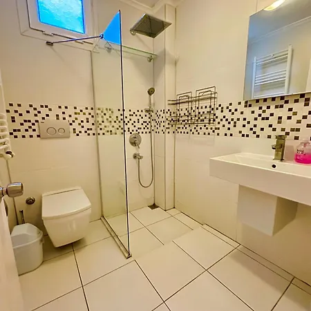 With A Private Pool And Mountain View In A Quiet Area Next To Fores Φετιγιέ