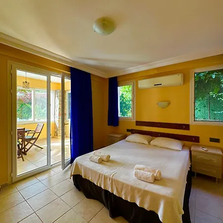 With A Private Pool And Mountain View In A Quiet Area Next To Fores *